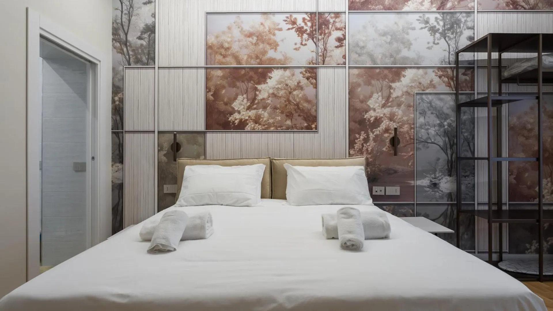 Una Finestra Sul Madre By Dimorra Naples Guest house