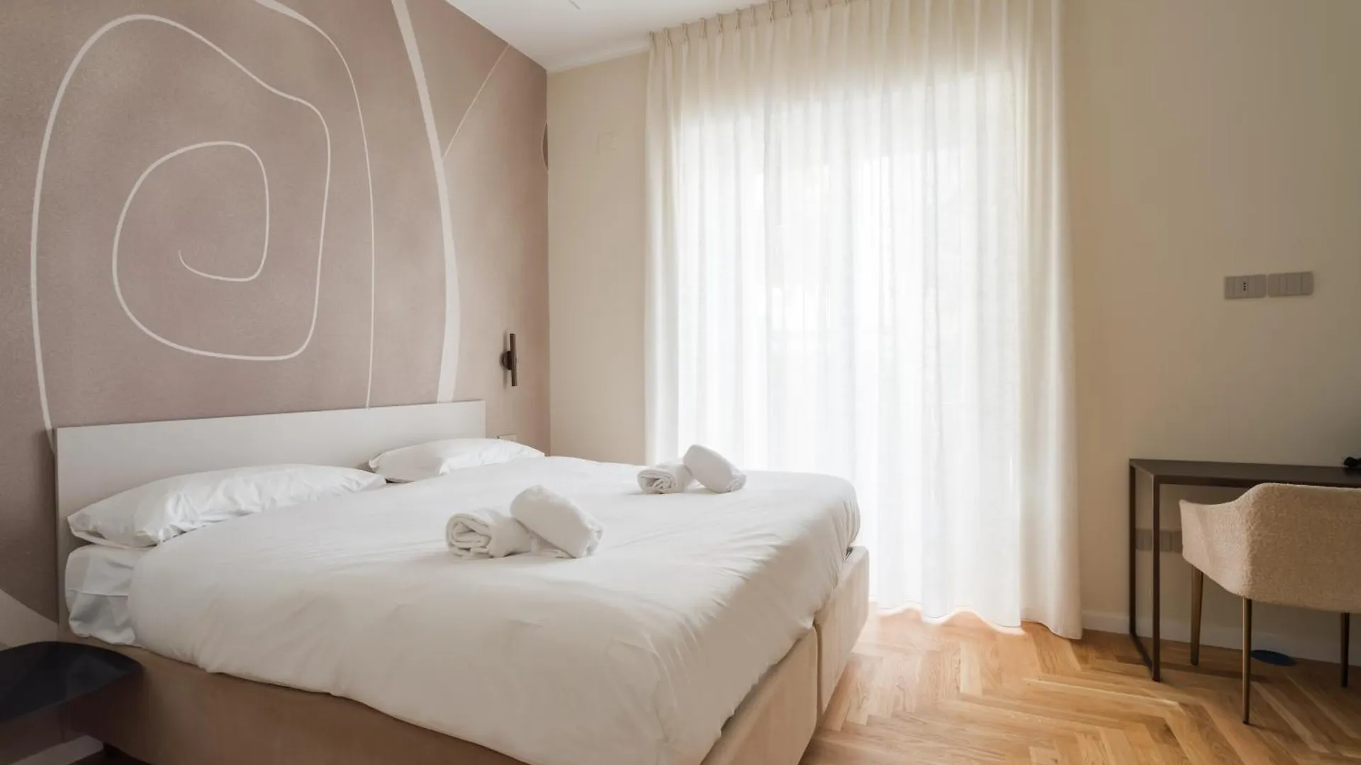 Una Finestra Sul Madre By Dimorra Naples Guest house