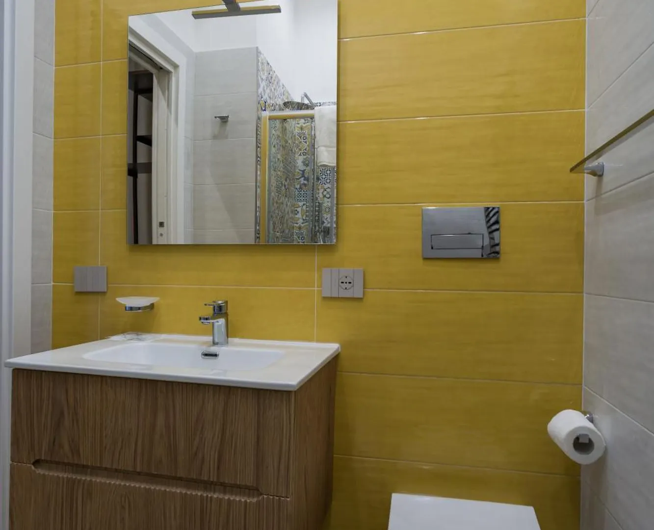 Guest house Una Finestra Sul Madre By Dimorra Naples